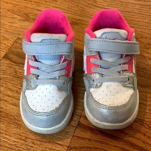 Toddler Girls Nike sneakers